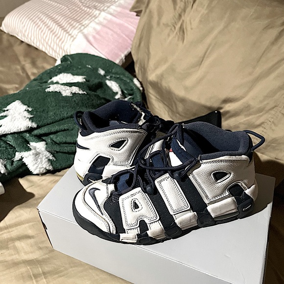COPY - NIKE AIR MORE UPTEMPO USED SIZE 7 OLYMPIC 2020 WHITE NAVY GOLD RED 41496… - Picture 2 of 3